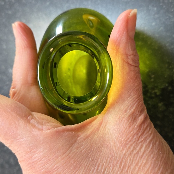 Sharon Fujimoto Handblown Sign Art Green Glass Flakes Bud Vase Vintage Japanese - Picture 7 of 13